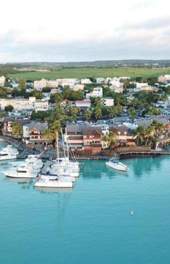 Sunset Boulevard, Grand Baie Exterior foto