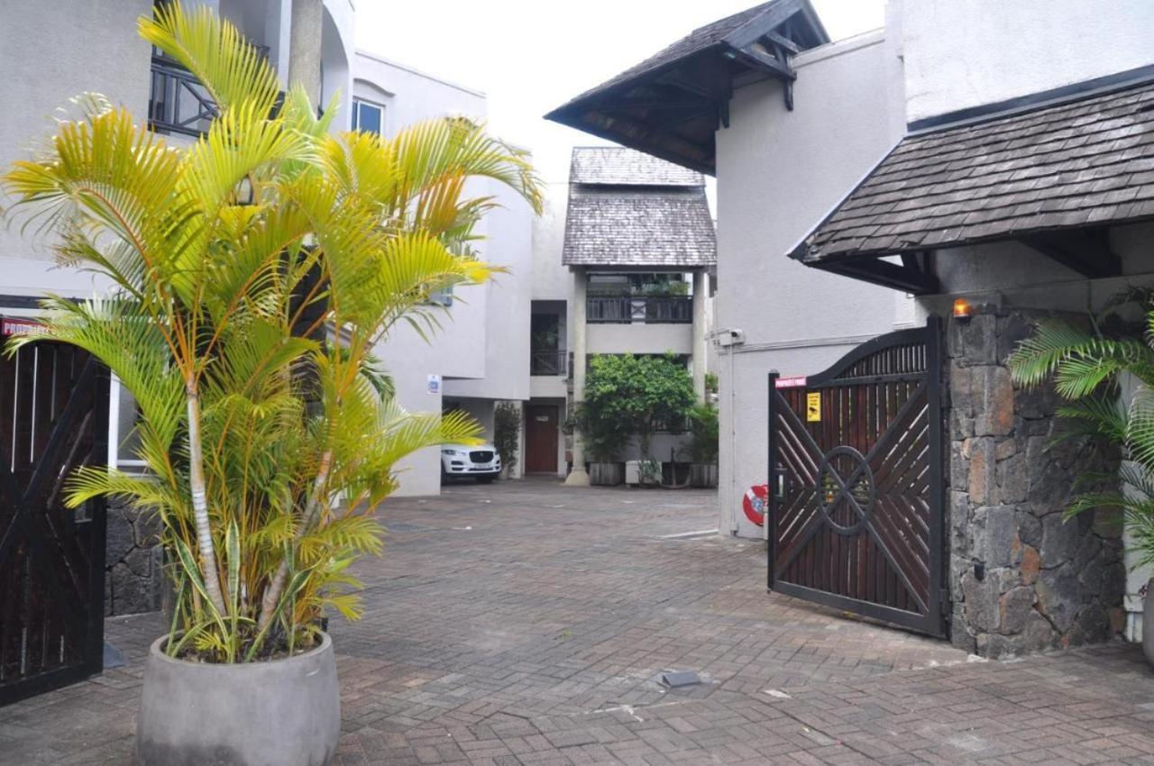 Sunset Boulevard, Grand Baie Exterior foto